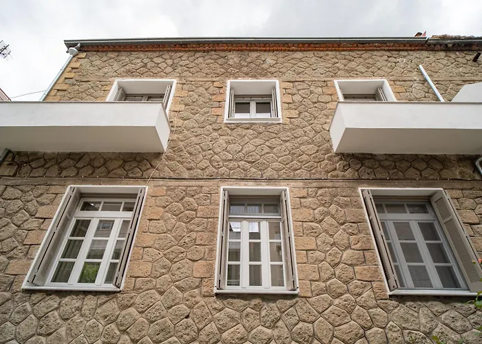 The Rock Guesthouse